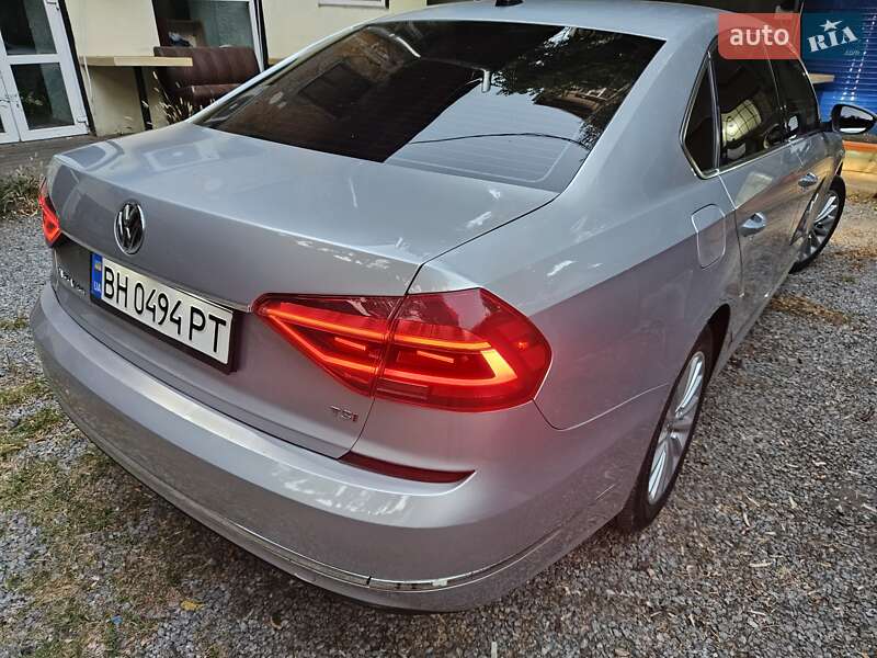 Седан Volkswagen Passat 2015 в Одессе