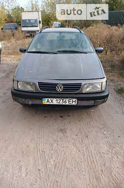 Універсал Volkswagen Passat 1988 в Харкові