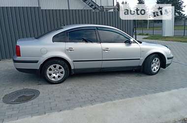 Седан Volkswagen Passat 1998 в Баре