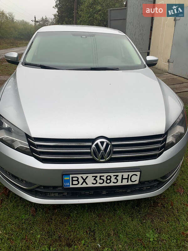 Седан Volkswagen Passat 2013 в Старій Синяві