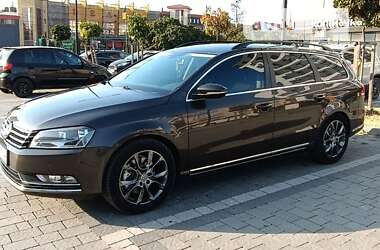 Універсал Volkswagen Passat 2014 в Івано-Франківську