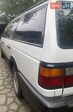 Универсал Volkswagen Passat 1993 в 