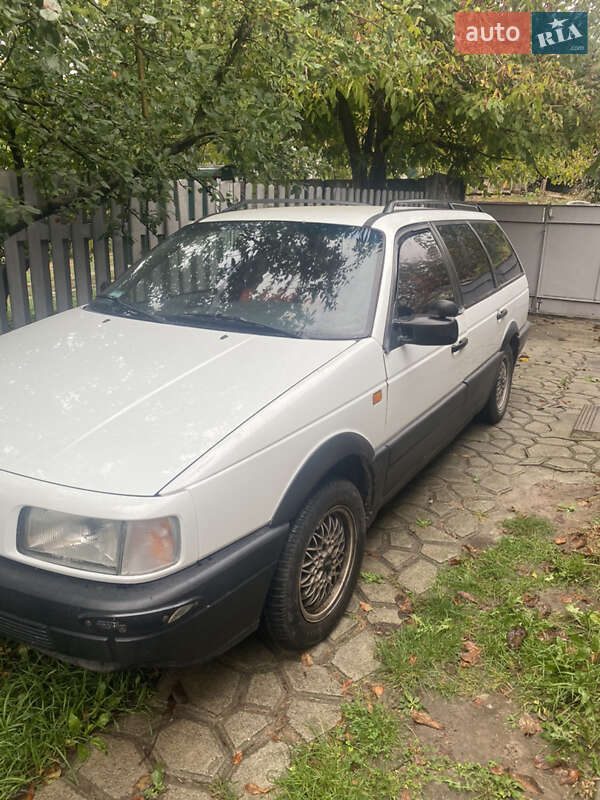 Универсал Volkswagen Passat 1993 в Тараще