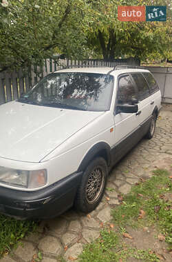 Универсал Volkswagen Passat 1993 в 