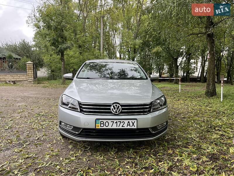 Седан Volkswagen Passat 2012 в Заліщиках