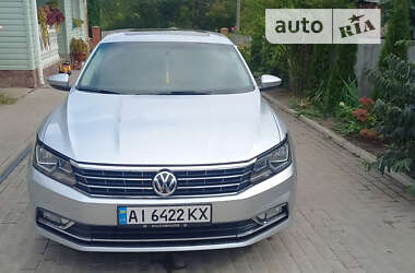 Седан Volkswagen Passat 2016 в Киеве