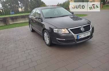 Седан Volkswagen Passat 2007 в Новояворовске