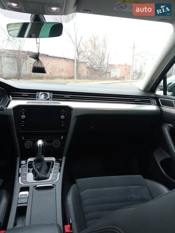 Volkswagen Passat 2017 VIN WVWZZZ3CZJE115885 фото оголошення 19 з 77