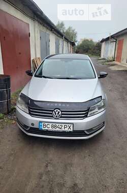 Седан Volkswagen Passat 2011 в Львові