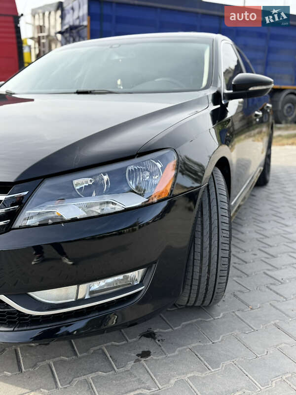 Седан Volkswagen Passat 2012 в Дніпрі