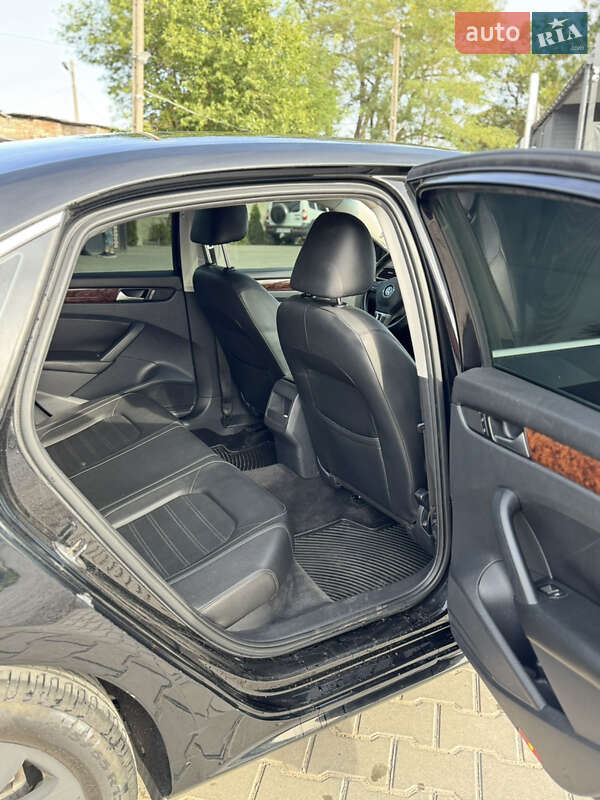 Седан Volkswagen Passat 2012 в Дніпрі