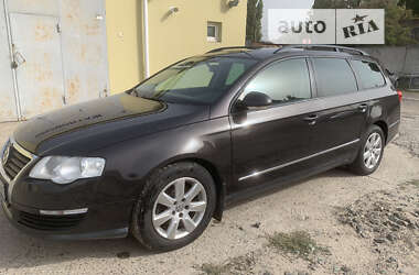 Универсал Volkswagen Passat 2006 в Николаеве