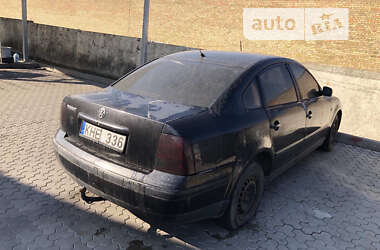 Седан Volkswagen Passat 1999 в Киеве