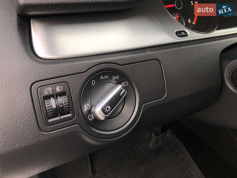 Универсал Volkswagen Passat 2011 в Львове фото 10 Универсал Volkswagen Passat 2011 в Львове