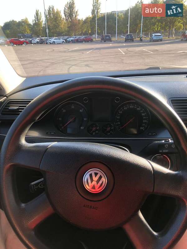 Седан Volkswagen Passat 2007 в Дніпрі