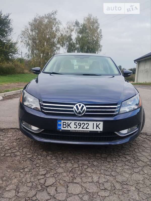 Седан Volkswagen Passat 2012 в 