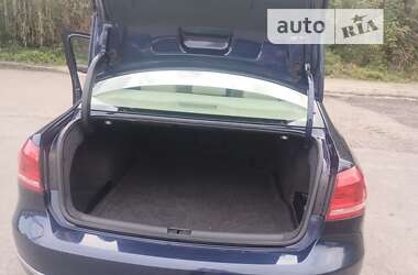 Седан Volkswagen Passat 2012 в 