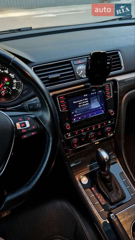 Седан Volkswagen Passat 2016 в Кропивницком