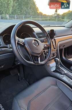 Седан Volkswagen Passat 2016 в 