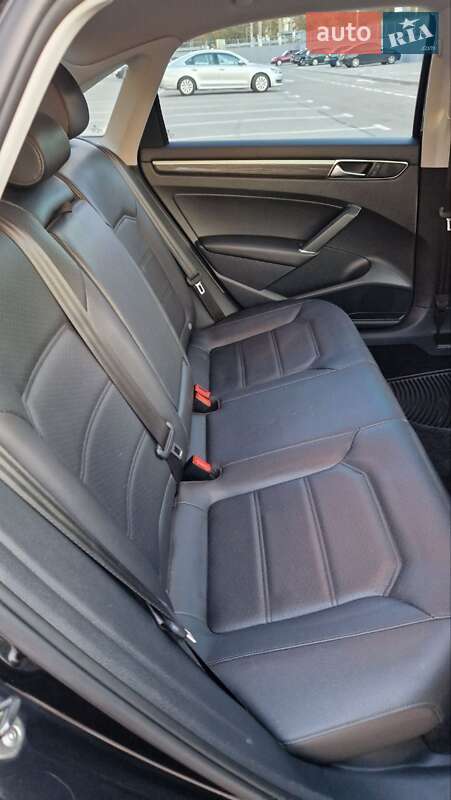 Седан Volkswagen Passat 2016 в Кропивницком