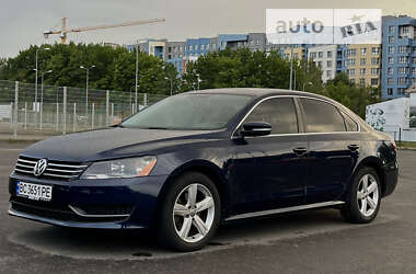 Седан Volkswagen Passat 2012 в Львові