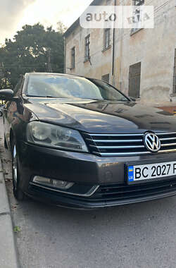 Седан Volkswagen Passat 2011 в Львові