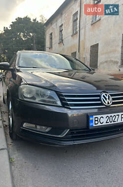 Седан Volkswagen Passat 2011 в 