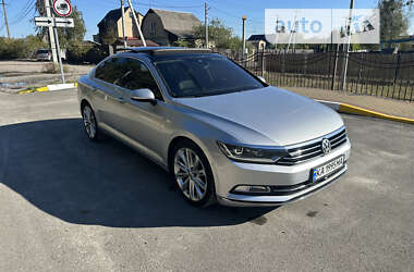 Седан Volkswagen Passat 2015 в Ирпене