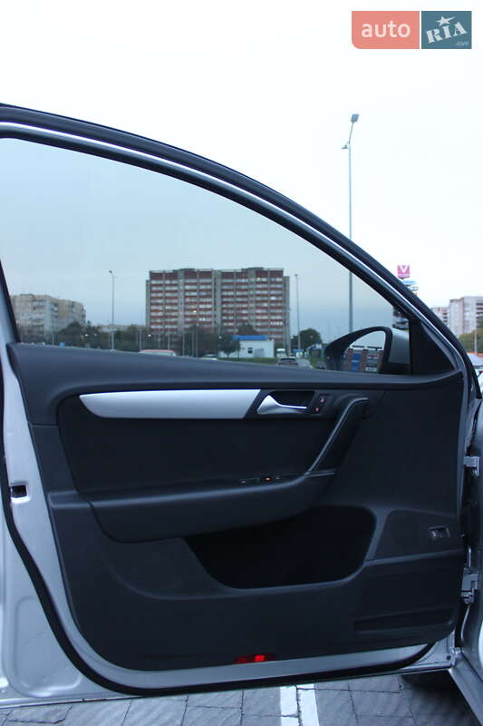 Универсал Volkswagen Passat 2012 в Львове