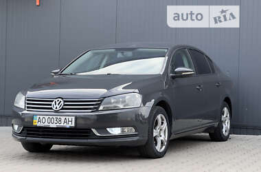 Седан Volkswagen Passat 2012 в Мукачевому