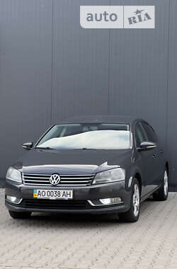 Седан Volkswagen Passat 2012 в Мукачево