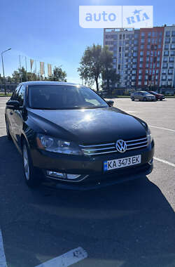 Седан Volkswagen Passat 2015 в Києві