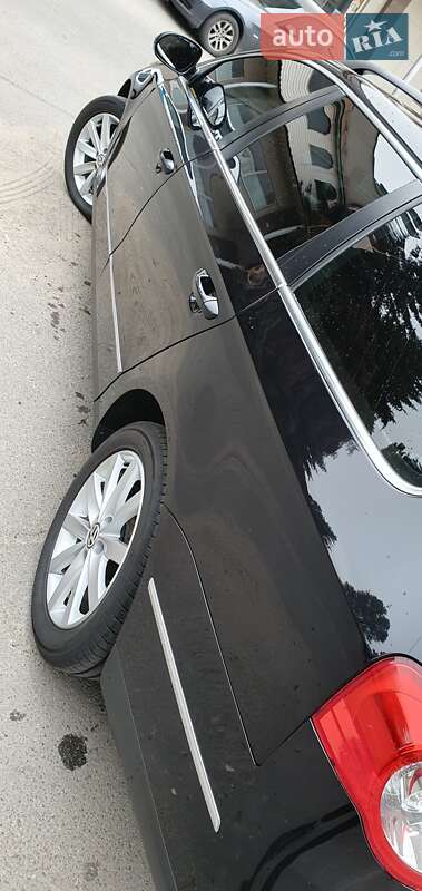 Універсал Volkswagen Passat 2009 в Харкові