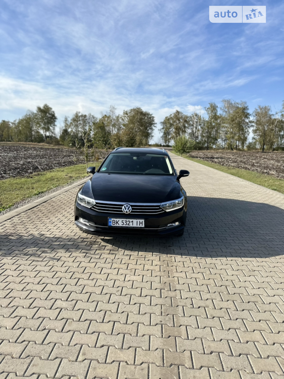 Авто в доброму стані . ходова мотор все в ідеалі . рідний пробіг ,  замінено комплек грм з помпою та антифризом і мастило з фільтрами 1000 км . зимня гума на 2-3 сезона хвате в 176 тисяч замінено комплект сцеплення на дилері .колодки в круг оригінал ходова все в оригіналі нічо не стукає-гупає  мотор сухенький паливна система BOSCH не путати з CONTINENTAL . стойки замінені в круг . такого стану не найти ) Дав гроші сів поїхав ) 
 ПЕРШИЙ ПРОДАЖ ЦЕГО РОКУ 

