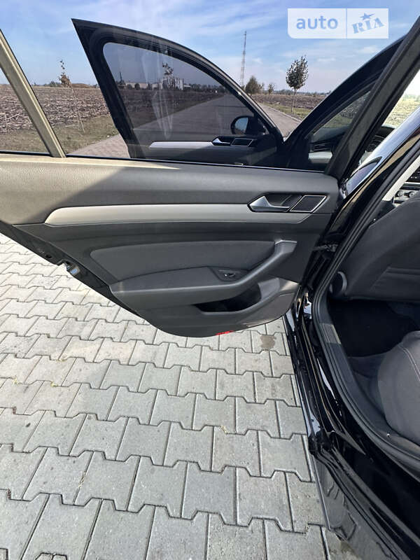 Универсал Volkswagen Passat 2017 в Виннице