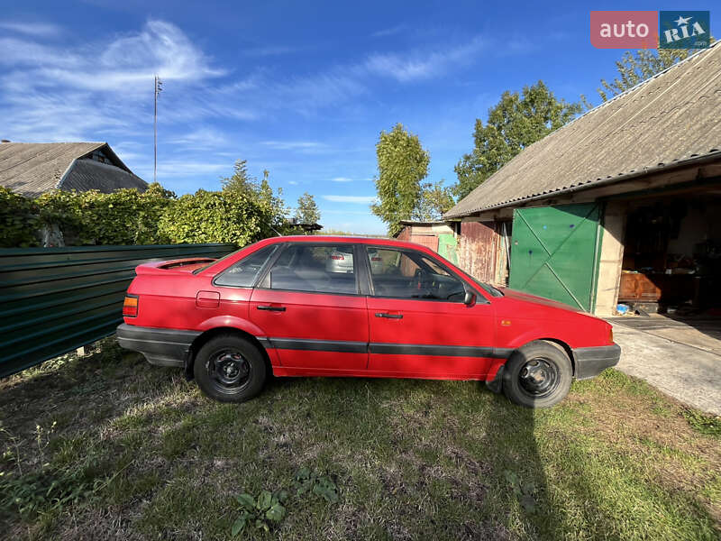 Седан Volkswagen Passat 1988 в Тетиеве