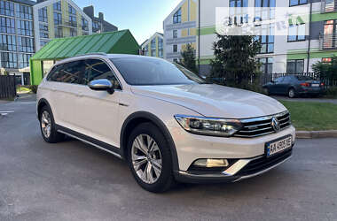 Універсал Volkswagen Passat 2015 в Києві