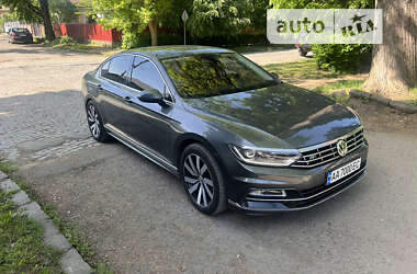 Седан Volkswagen Passat 2017 в Ужгороде