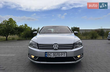 Седан Volkswagen Passat 2013 в Стрые