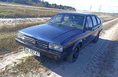 Хетчбек Volkswagen Passat 1981 в Вараші