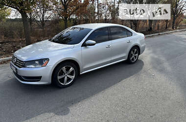 Седан Volkswagen Passat 2012 в Днепре