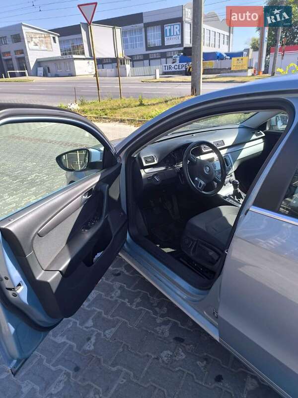 Седан Volkswagen Passat 2013 в Тернополе