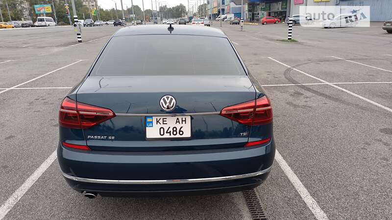 Седан Volkswagen Passat 2018 в Днепре