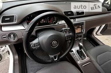 Седан Volkswagen Passat 2012 в Одессе