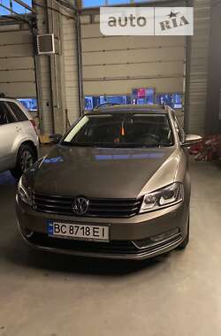 Універсал Volkswagen Passat 2011 в Львові