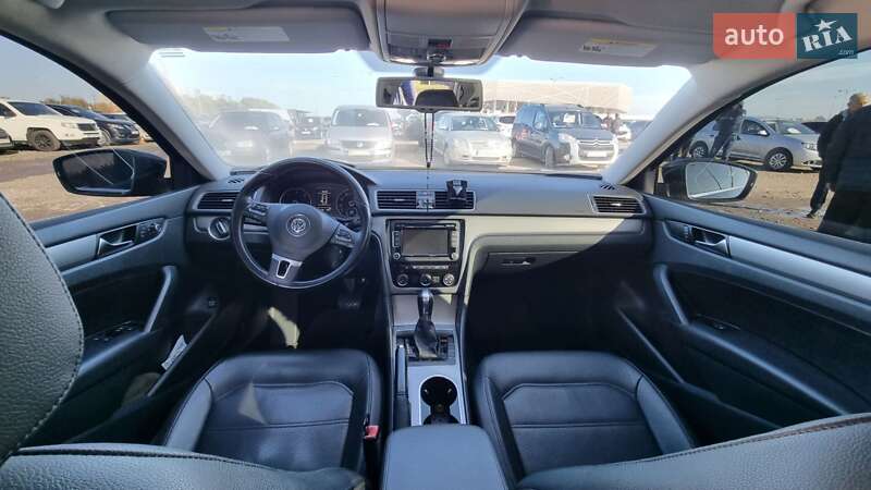 Седан Volkswagen Passat 2013 в Львове