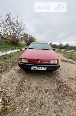 Седан Volkswagen Passat 1991 в Богуславе