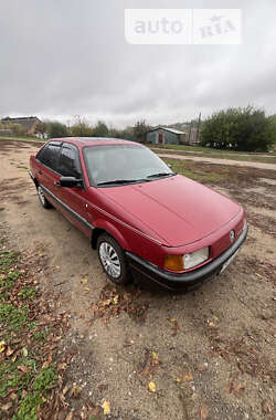 Седан Volkswagen Passat 1991 в Богуславе