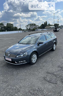 Універсал Volkswagen Passat 2014 в Києві