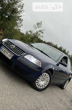 Седан Volkswagen Passat 2001 в Киеве